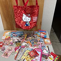 サンリオ ハローキティ ご当地ストラップ タオル バッグ マスコット シールなど 約80点